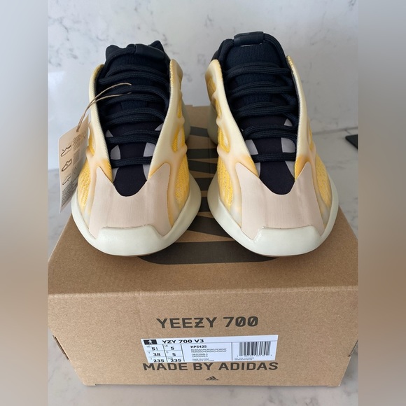 👟 YEEZY 700 YZY 👟 yellow/black - 🆕 📦 sneakers - Picture 2 of 8